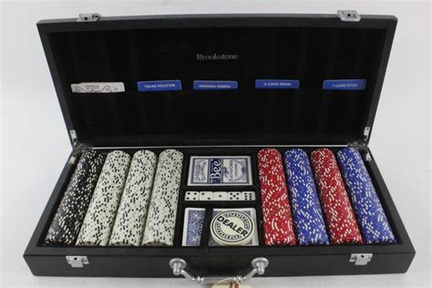 brookstone 300 poker chip gaming set